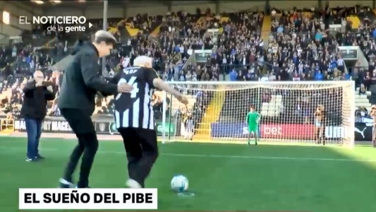 A los 94 años, cumplió el sueño de convertir un penal para su equipo