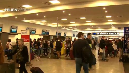 Vuelos demorados en todo el país por asambleas de pilotos
