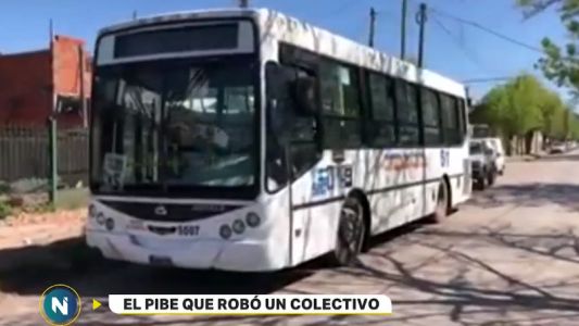 Un adolescente robó un colectivo