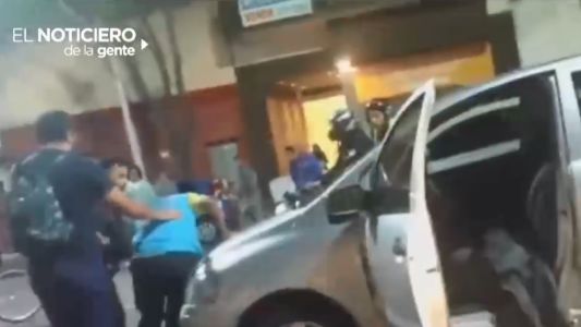Borracho quiso escapar del control y atropelló a un agente de tránsito