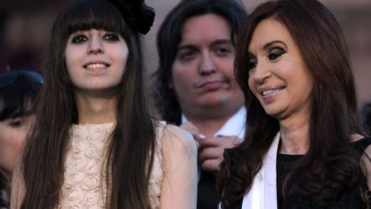 Confirman el procesamiento de Cristina Kirchner y sus hijos en la causa Hotesur