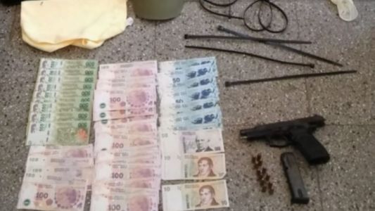 Cumplía arresto domiciliario por homicidio y asaltó un negocio