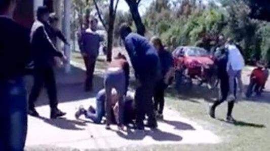Una discusión del chat del jardín terminó en una brutal pelea entre dos madres