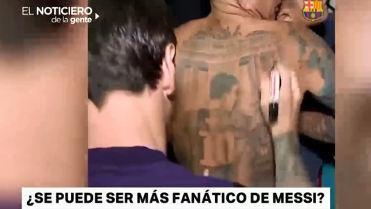 Logró que Messi le firmara su tatuaje del ídolo