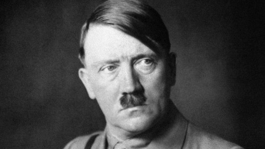 Un informe secreto de la CIA asegura que Hitler era bisexual