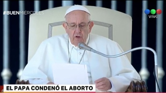 El Papa comparó el aborto con “contratar a un sicario para resolver el problema”