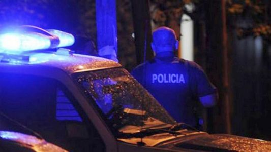 Quisieron asaltar a una pareja de policías federales: un ladrón murió y otro quedó herido