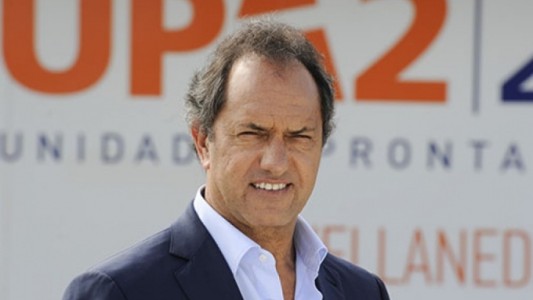 Fiscal pidió que Scioli vaya a juicio por tráfico de influencias