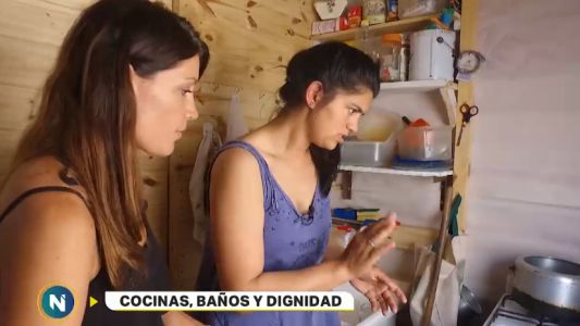 Instalan baños y cocinas en los hogares más humildes