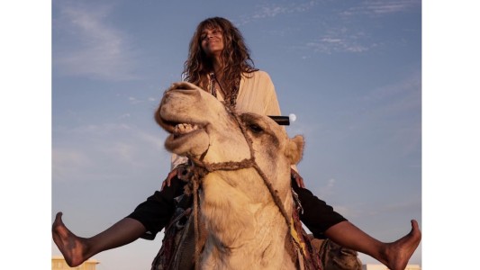 "Soy libre acá": Halle Berry, en camello por Marruecos