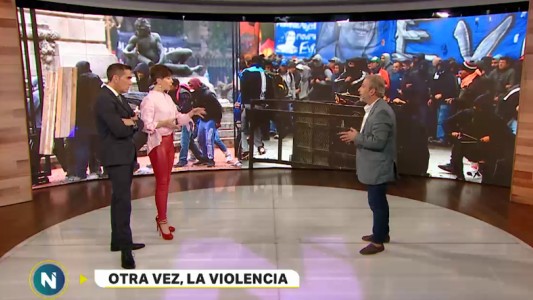 Foto documento: otra vez usaron morteros contra la policía en el Congreso