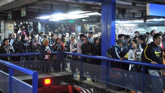 Según una encuesta, más de la mitad de los trabajadores se iría del país