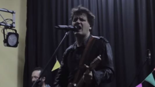 El emotivo show de Andrés Ciro en su escuela primaria