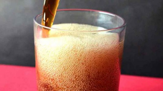 Condenan a un padre por alimentar a sus hijos con gaseosa y galletitas