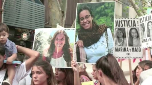 Conmovedora foto del papá de una de las chicas asesinadas brutalmente en Montañita