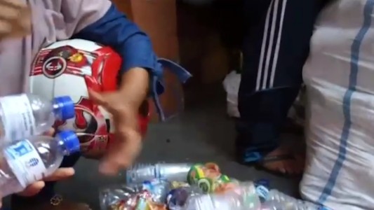 En Indonesia se puede pagar el colectivo con 5 botellas de plástico