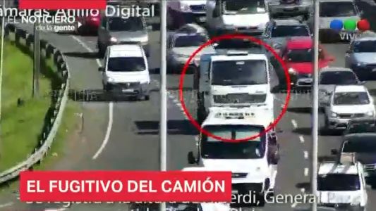 Capturados por la cámara: robó un camión y fue detenido tras una persecución por General Paz