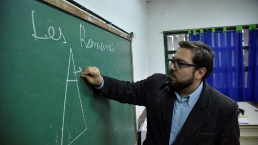 VIDEO: el profesor de Historia que enseña con lenguaje inclusivo