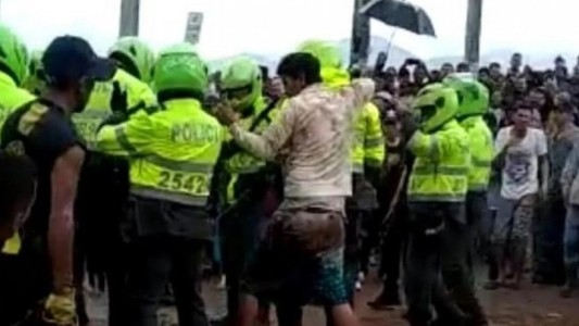 Una noticia falsa viralizada por whatsapp terminó con un hombre muerto en un linchamiento