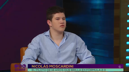 La historia del piloto de 18 años que abandonó una carrera para ayudar a otro competidor que había volcado