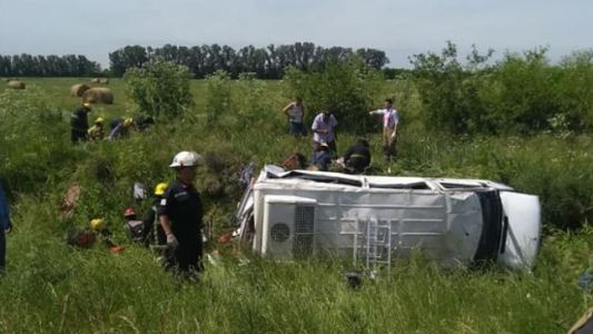 Tragedia en la ruta 6: fallecieron dos enfermeras del hospital de Cañuelas y la conductora de la combi