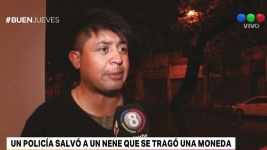 Un policía salvó a un nene que se había tragado una moneda