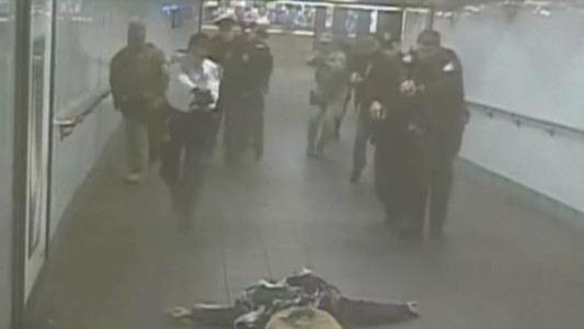 Video impactante: el momento en que un terrorista suicida explota en el subte de Nueva York