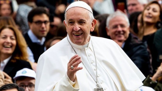 El papa Francisco, en medio del acuerdo anunciado por el Episcopado: "A la Iglesia la mantienen los fieles"