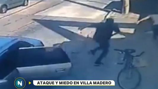 Quisieron robarle, salió corriendo y casi la atropella un auto