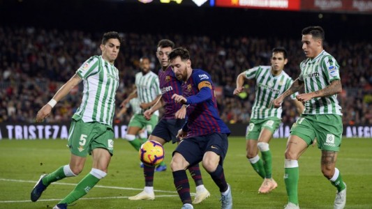 Messi volvió a jugar, metió dos goles, pero Barcelona cayó ante Betis por 4 a 3