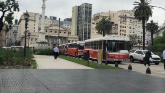 Varias líneas de colectivo se encuentran sin servicio por conflicto gremial