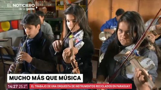 Los chicos que armaron una orquesta reciclando basura