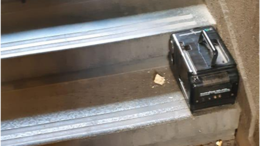 Encontraron un "artefacto sospechoso" en el subte, evacuaron una estación y resultó una TV portátil