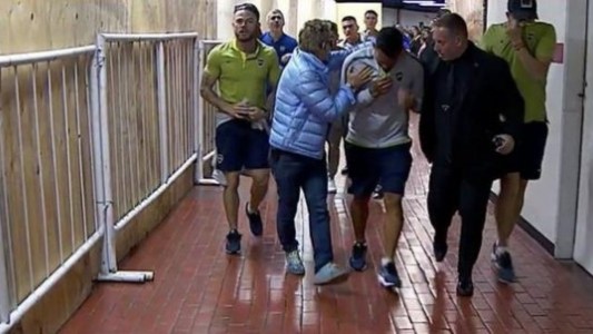 Tensión en la Superfinal: apedrearon el micro de Boca