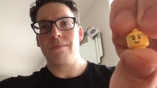 Seis pediatras se tragaron piezas de Lego y esto es lo que le sucede