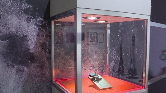 Subasta: 855 mil dólares por un pedazo de la Luna