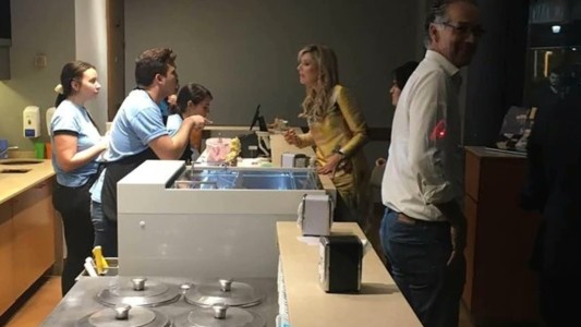 La reina Máxima se tentó con un helado tras la gala del Colón