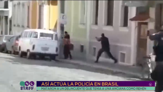 Bolsonaro felicitó a dos policías que mataron a un delincuente en Brasil: "Buen trabajo"