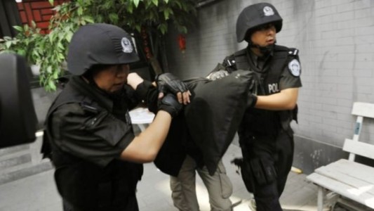 Hacían creer a personas que tenían riesgo de cáncer y les vendían falsos medicamentos