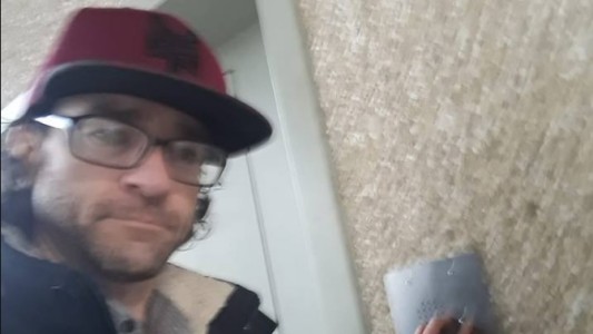 Mensaje de un fugitivo en Facebook: "Querida Policía, tengo problemas de comprometerme"