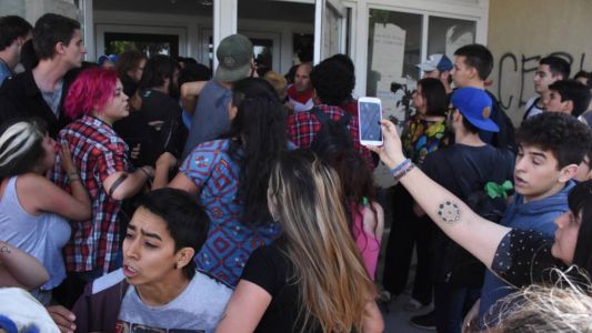 Gendarmería desalojó la toma de un edificio de la Universidad Nacional de Río Negro