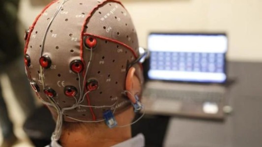 "Intervenir en nuestra evolución biológica gracias a la técnica": cobra fuerza el transhumanismo