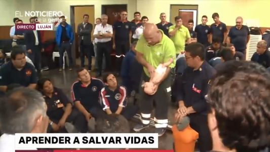 Enseñan RCP en los cuarteles de bomberos