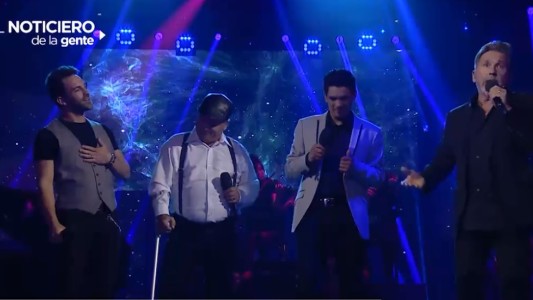 Las "Nostalgias" de Montaner: cantó tango con su equipo