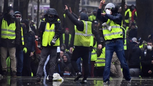Tensión en París por otra marcha de "chalecos amarillos"