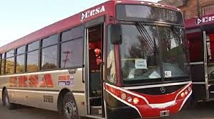 Detuvieron a un hombre que se masturbó frente a una chica en un colectivo