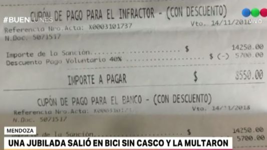 Multaron con 14 mil pesos a una jubilada que salió en bicicleta sin casco