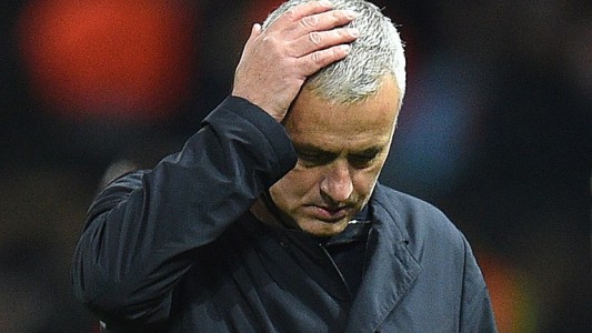Manchester United despidió a Mourinho
