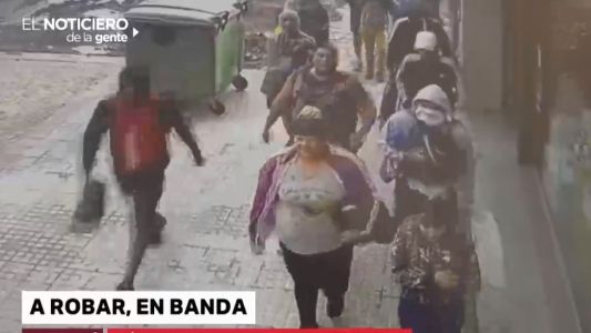 Así llegaban a saquear un supermercado en La Plata