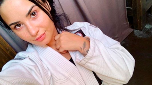 El mensaje de Demi Lovato tras su sobredosis: "Estoy sobria y afortunada de estar viva"